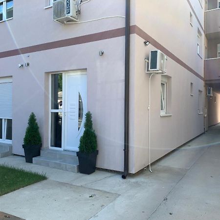 Apartman Spring Сомбор Екстериор снимка