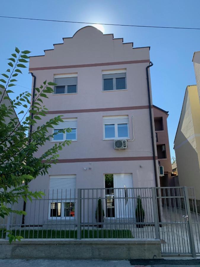 Apartman Spring Сомбор Екстериор снимка